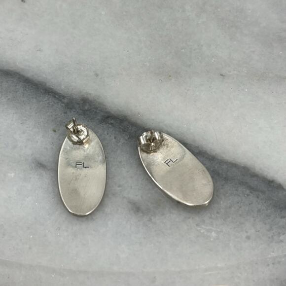 Dine Native American sterling silver stud earrings - Picture 3 of 4